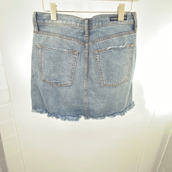 Umgee Distressed jean skirt Size Medium - Picture 2 of 8